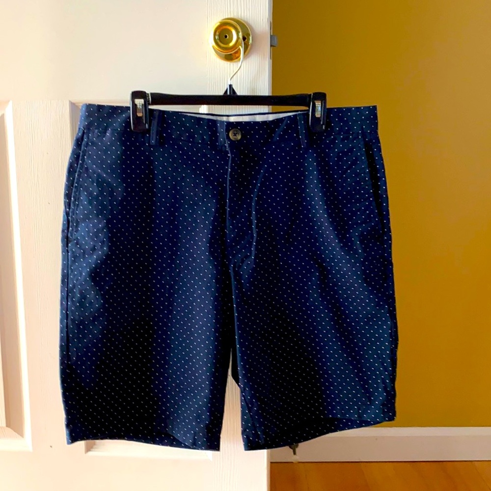 Old Navy Ultimate Slim Mens Shorts